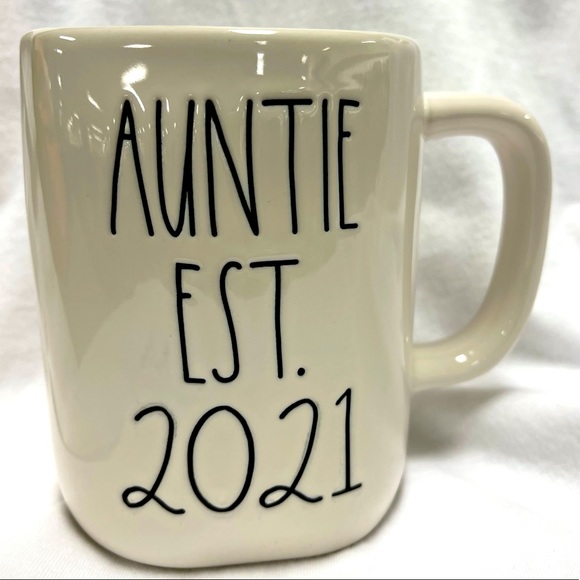 Rae Dunn AUNTIE EST. 2021 Mug